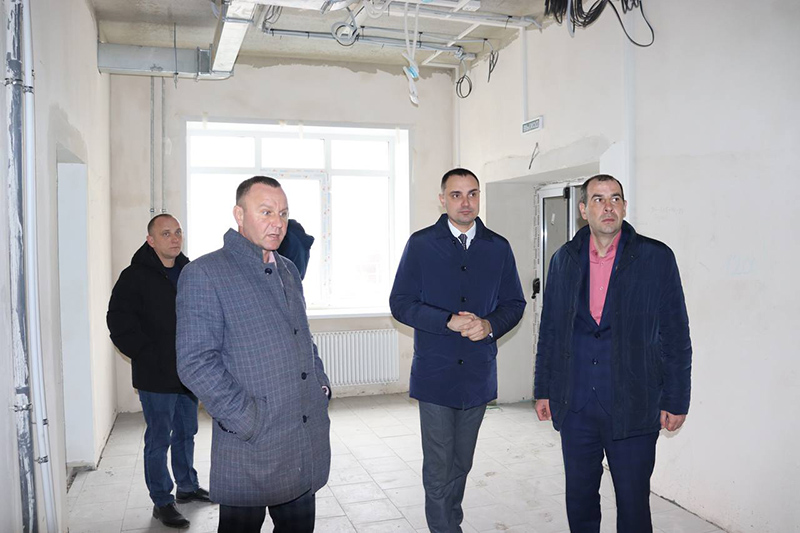 На объекте строительства новой поликлиники прошло рабочее совещание.